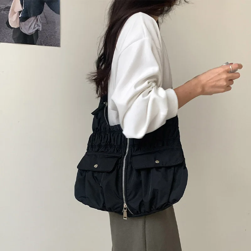 

Korean Style Pleated Nylon Underarm Bag 2026 Large Capacity Waterproof Ladies Commuter Single Shoulder Bag for Travel