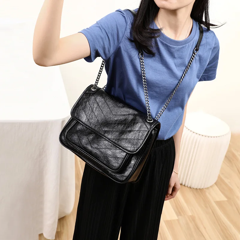 Chain Bag Large Capacity Retro Mailman Bag Shoulder Diagonal Straddle Tramp Bag For Women