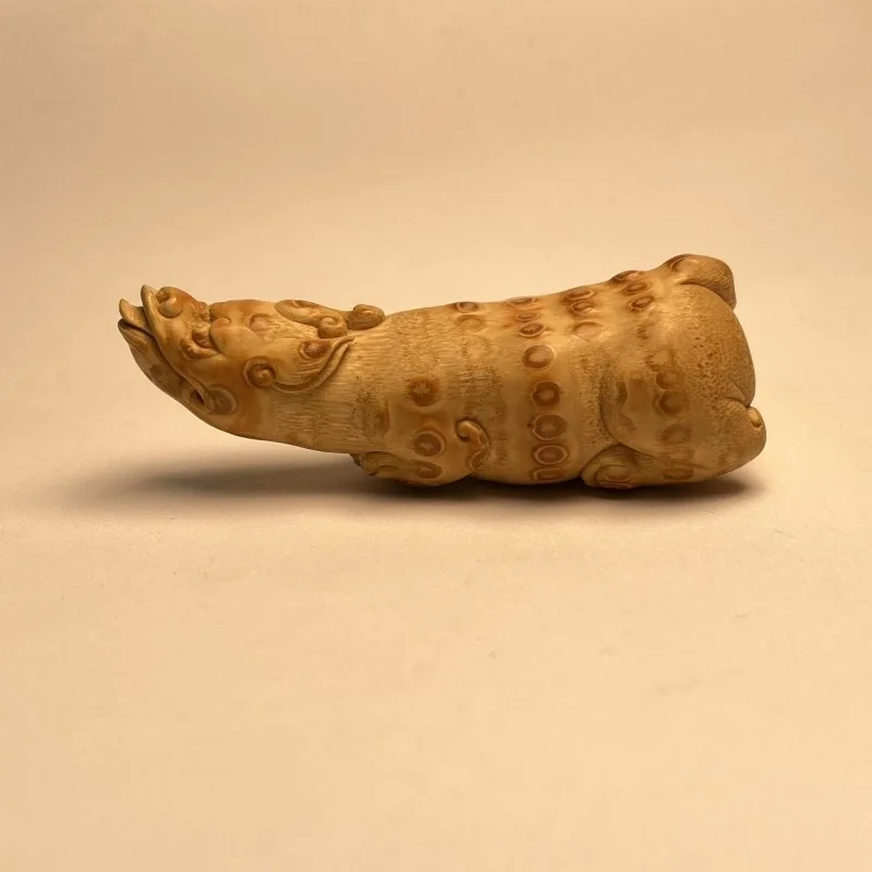 

Bamboo carving Bamboo root carving Bamboo carving Pixiu hand handle