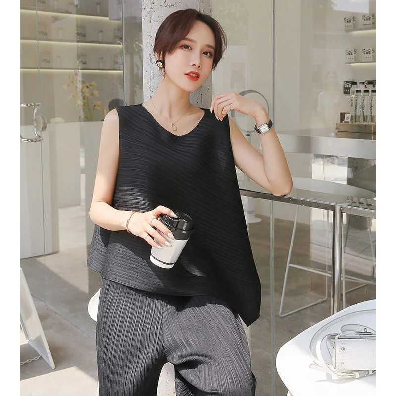

Casual Loose Women's Sleeveless Set with Pleats Wide Leg Nine Pants Slimming Pleat City Commute Polyester Fiber Fairy Skirt