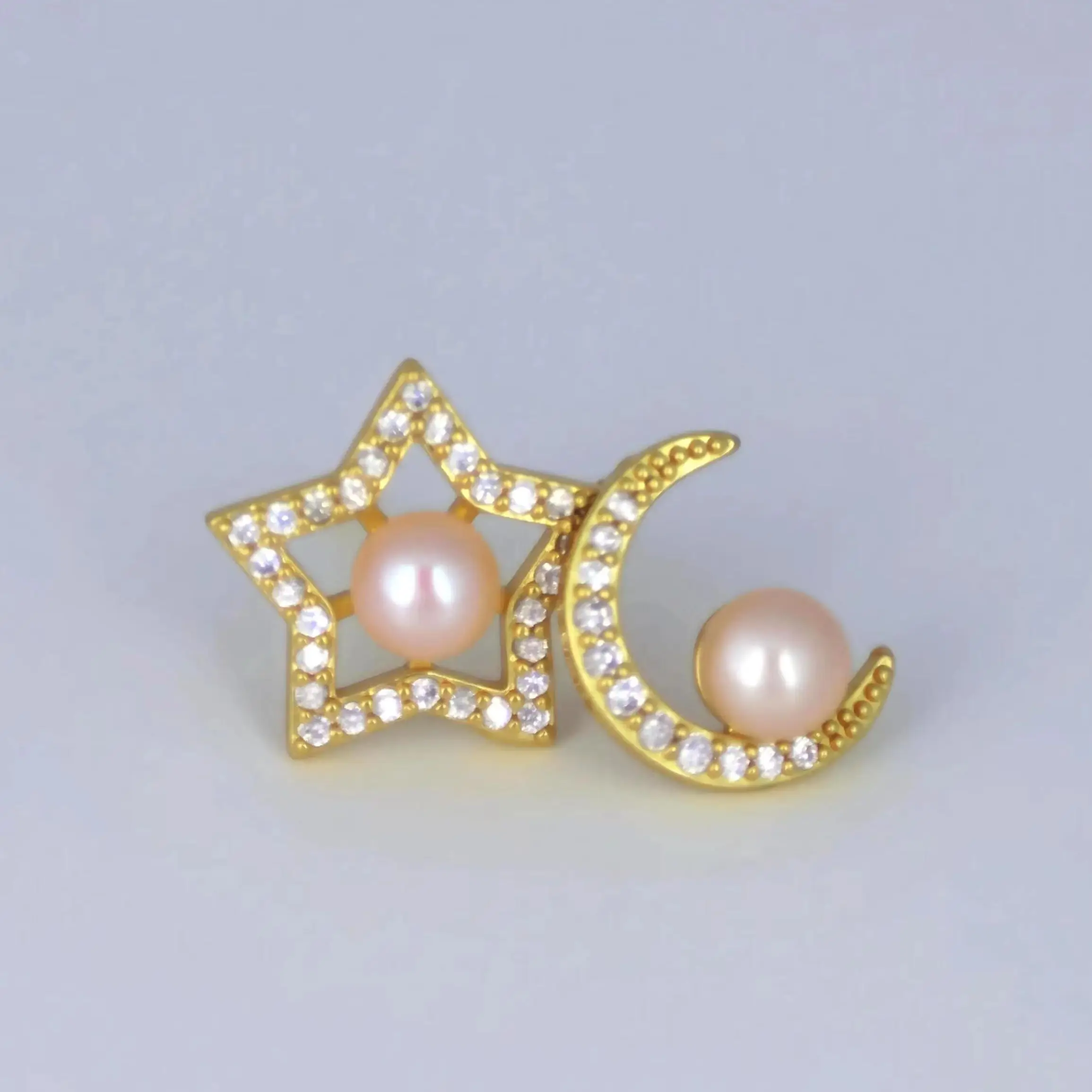 

Minimalist Star And Moon-Shaped Peach Pink Pearl Earrings for Women Office Wear Birthday Anniversary Engagement Gift Jewelry