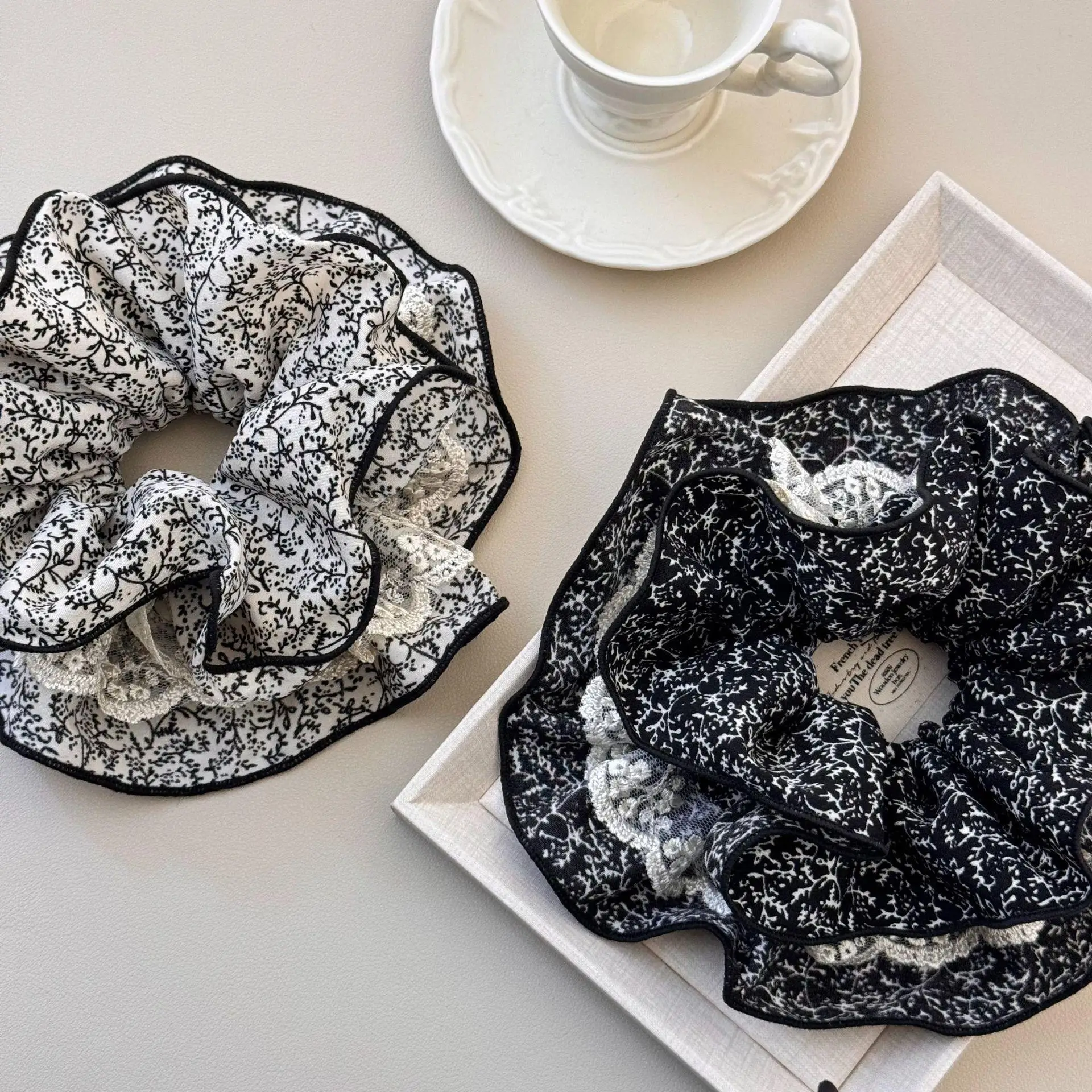 

Light Luxury Small Floral Large Intestine Hair Ring Fresh Double Layer Lace Edge Hair Rope Bun Head Rope Versatile Women