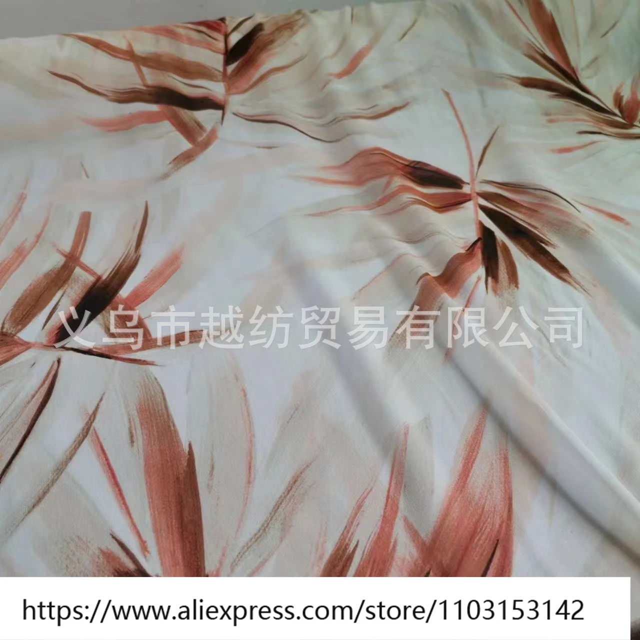 Zomer lichte en enigszins transparante smalle 12Momme zijden prieelstof modejurk