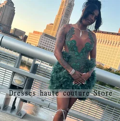 Sparkly Green Crystals Rhinestones Short Prom Dress 2025 For Black Girl Feathers Mini Cocktail Dress Homecoming Dress Customized