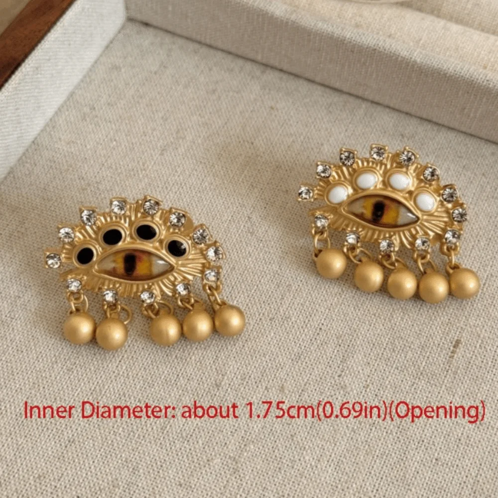 شخصية هندسية شيطان العين الدائري مبالغ فيها مربع عيون زرقاء حلقة واسعة لؤلؤة خمر خاتم الذهب الأصدقاء