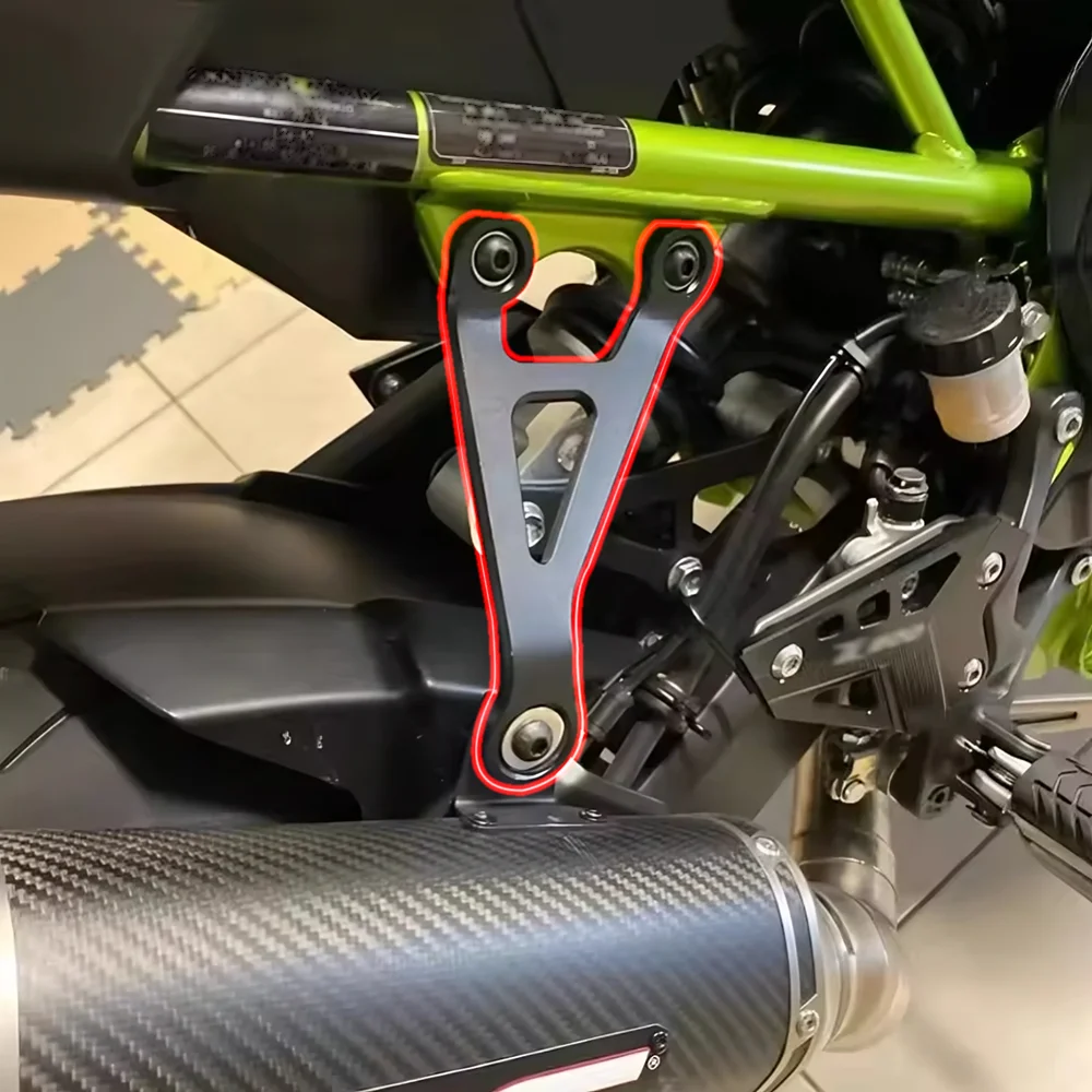 Motorcycle Accessories Aluminum Exhaust Hanger For Kawasaki Z900 ZR900 SE 2019-2024
