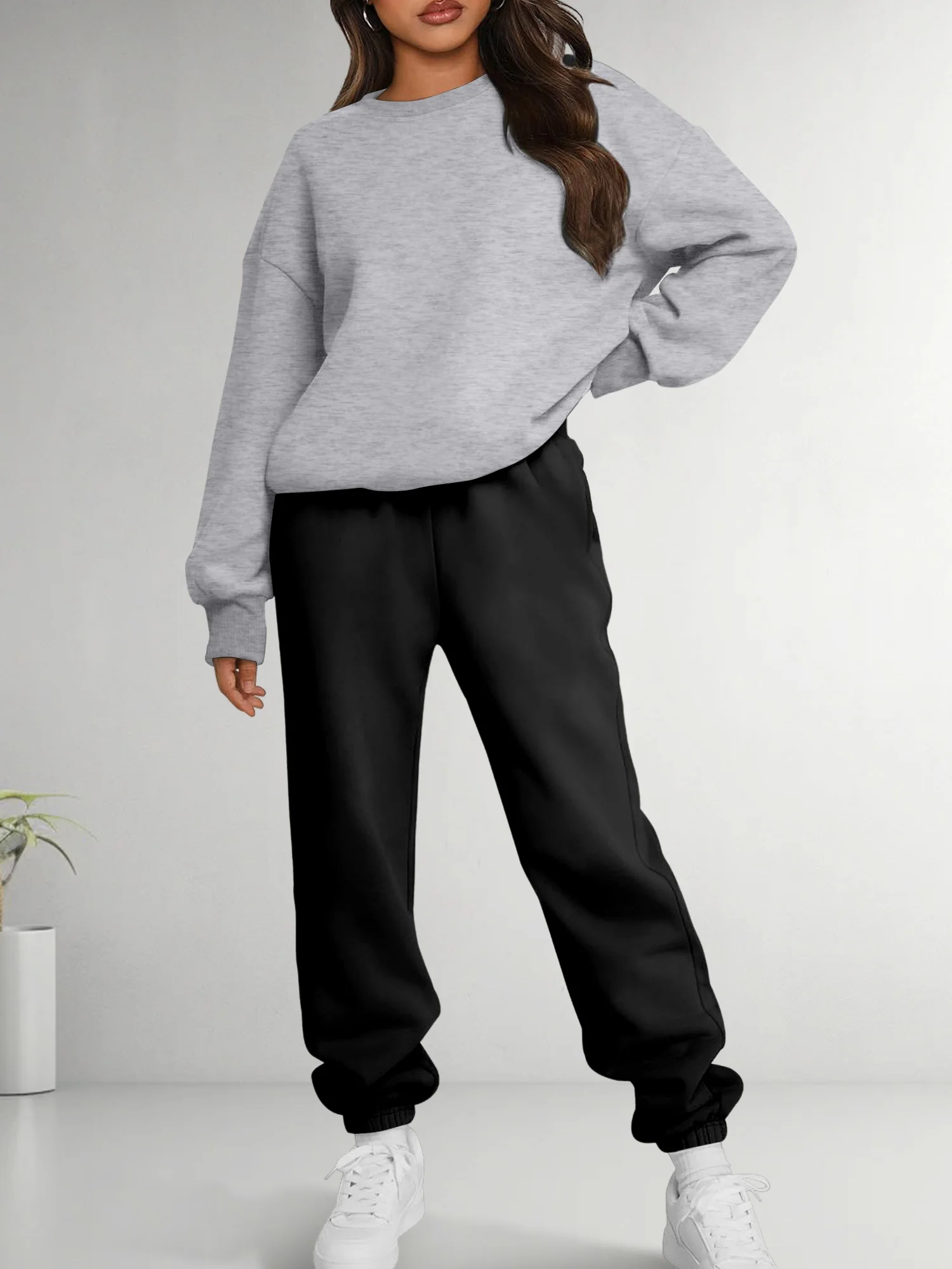 

2026 Women’s Casual 2-Piece Sweatshirt and Jogger Pants, Breathable Fabric Tracksuit for Spring and Autumn
