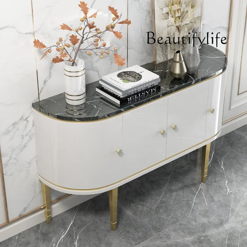 

The entrance door is facing the shoe cabinet. It is an Italian semi-arc decorative cabinet that enters the door as a whole.
