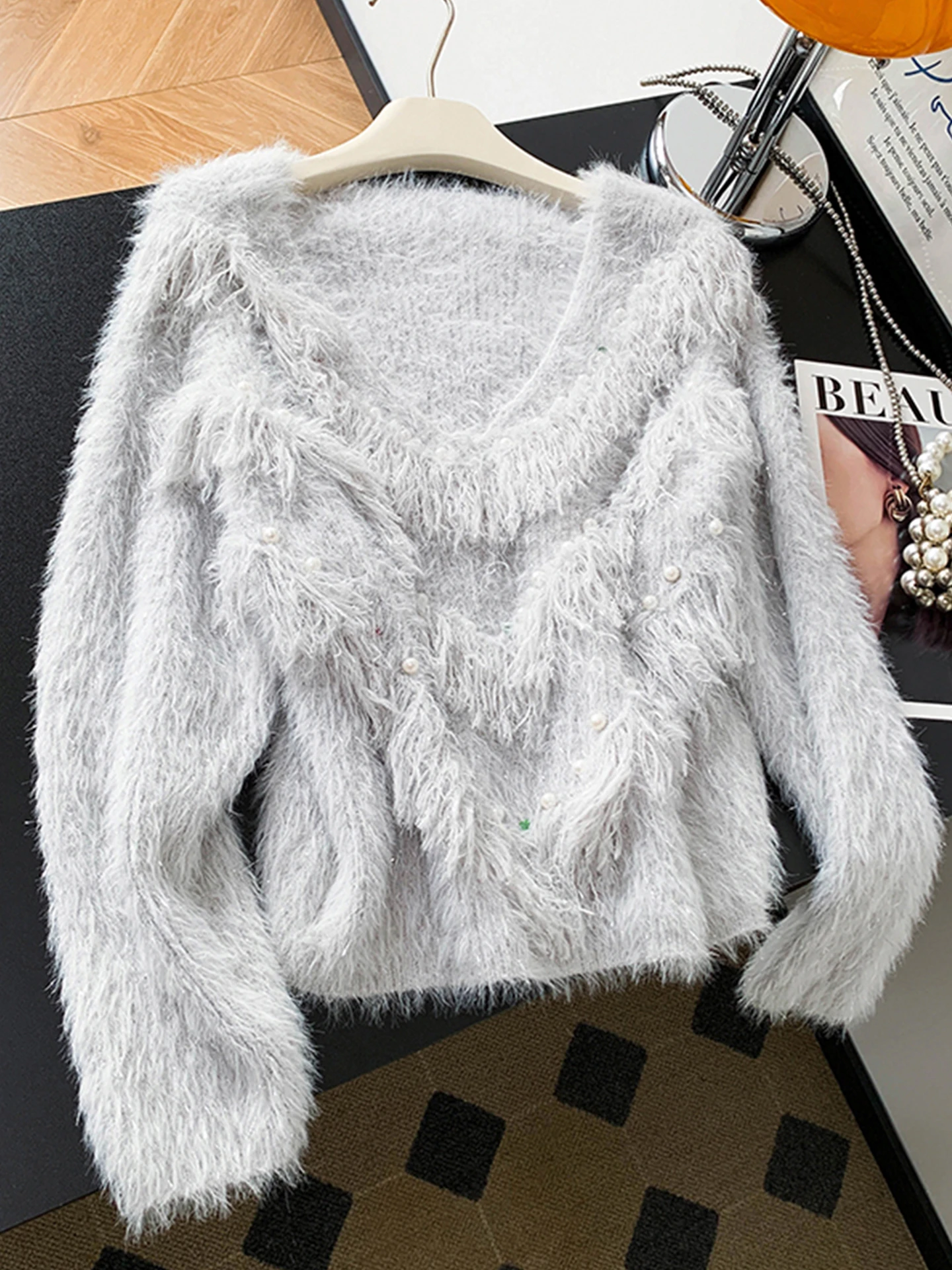 

European Tassel Pearl Design Women's Sweater V-neck Loose Long Sleeve Knit Pullover Autumn Solid Color Commuting Tops