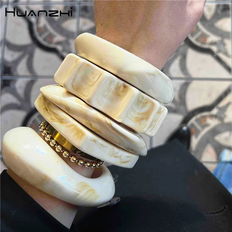 HUANZHI New Vintage Beige Tie Massive Wide Asymmetrical Resin Bracelet Exaggerated Geometric Oversize Bangles Jewelry Gifts