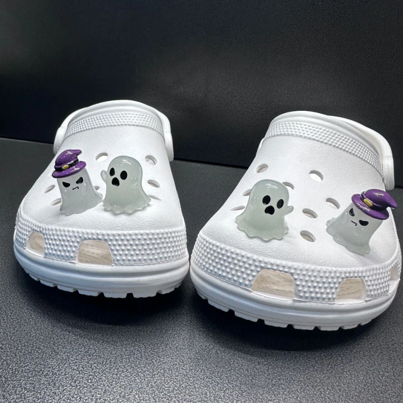 2025 Jibbitz Halloween Luminous Shoe Charms Skull Ghosts Bats Shoe Accessories For Clogs Halloween Night Cool Equipment