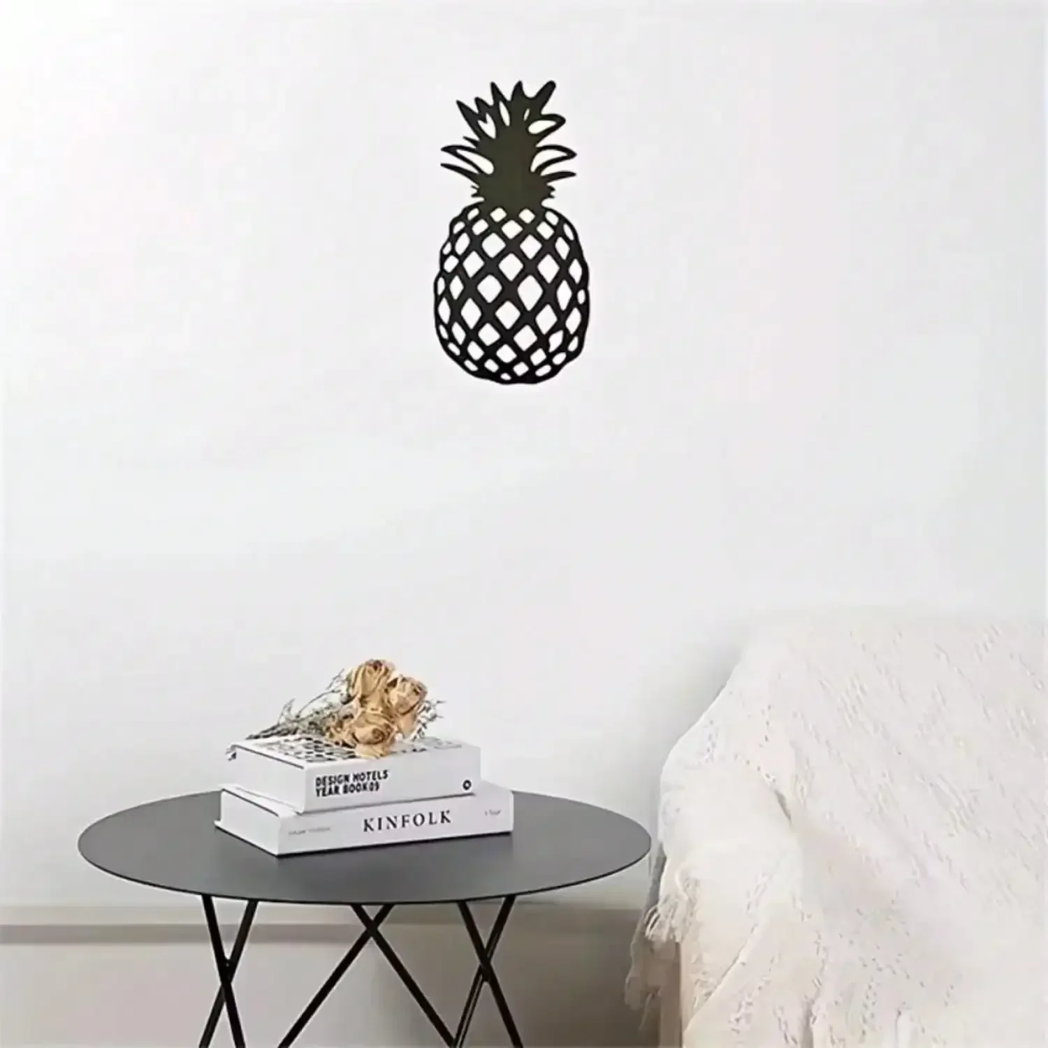 CIFBUY Metal Pineapple Wall Decor Black Silhouette Hanging Art for Kitchen, Bedroom, Living Room Modern Tropical Home Decor Gift