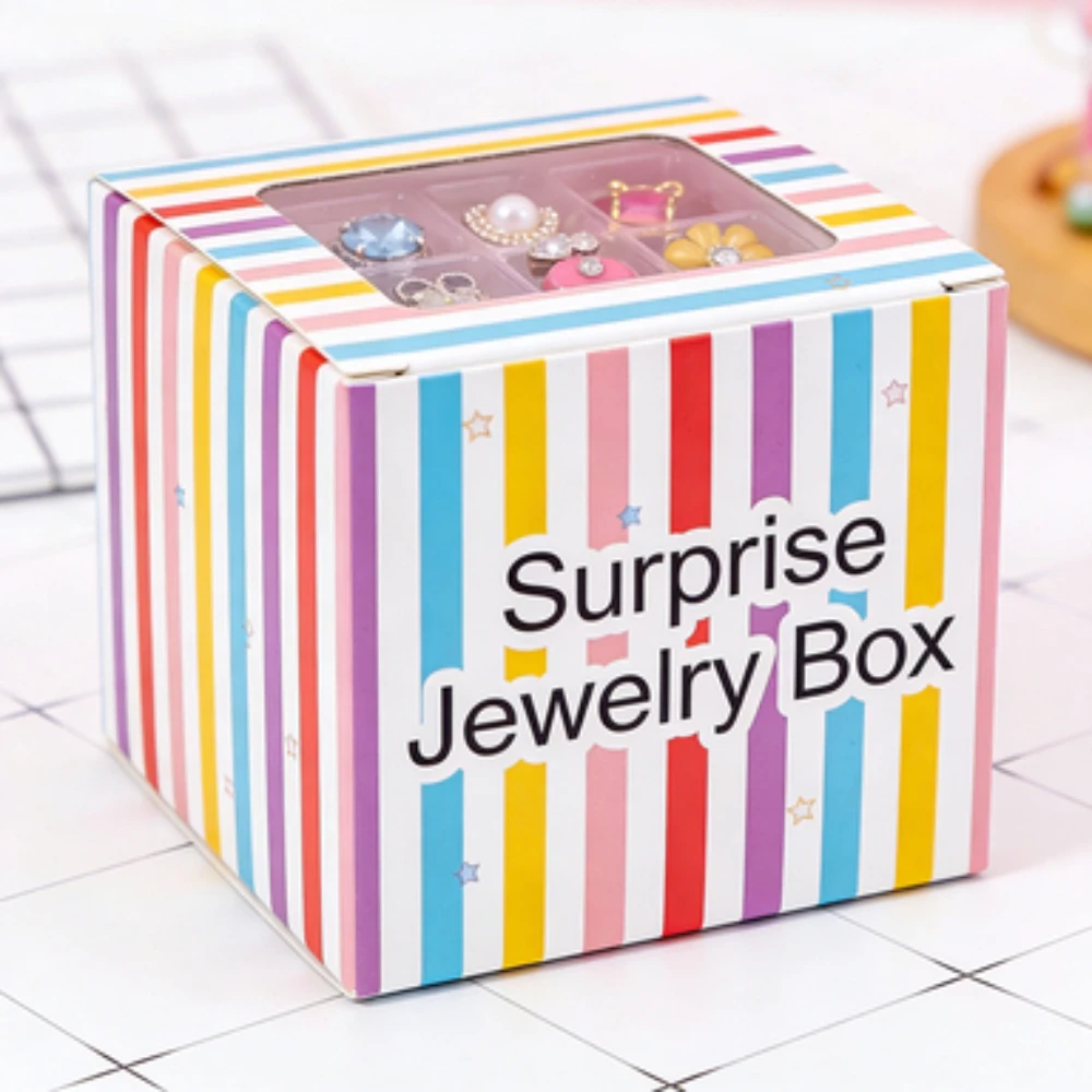 

Premium Jewelry Blind Box – 4-6 Random Fashion Pieces: Rings, Necklaces, Belt & Pendants – High Value Gift for Women