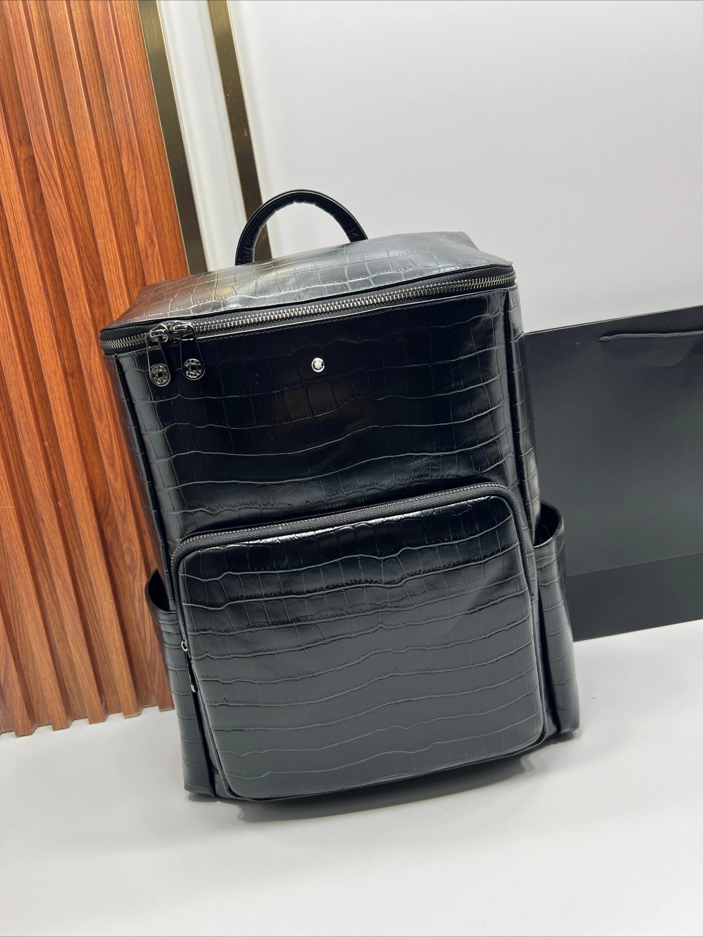 

Mens Backpack Luxury Classic Artisan Series Top Grain Leather Business Travel Casual Fashion Laptop Bag Large Capacity