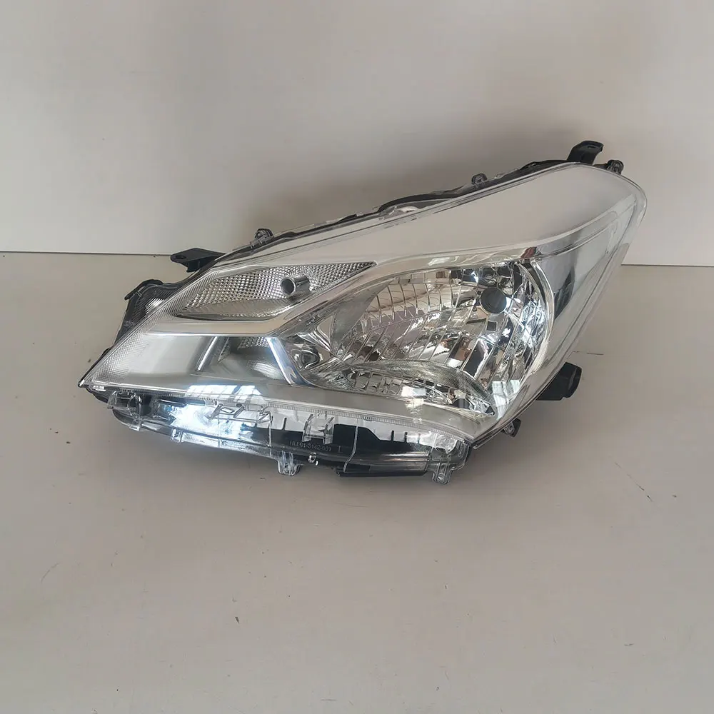 トヨタ ヴィッツ NSP130 NCP131 NSP130 NSP135 ヘッドライト用ペアカー