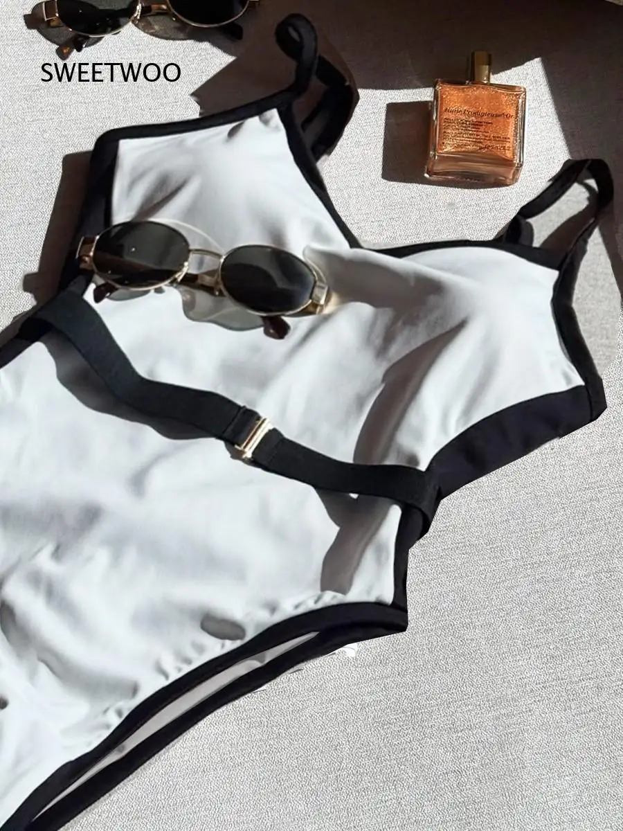 Women One Piece Swimsuit V Neck Contrast Trim Metal Buckle Waist Belt Bathing Suit High Cut Swimwear For Summer Pool