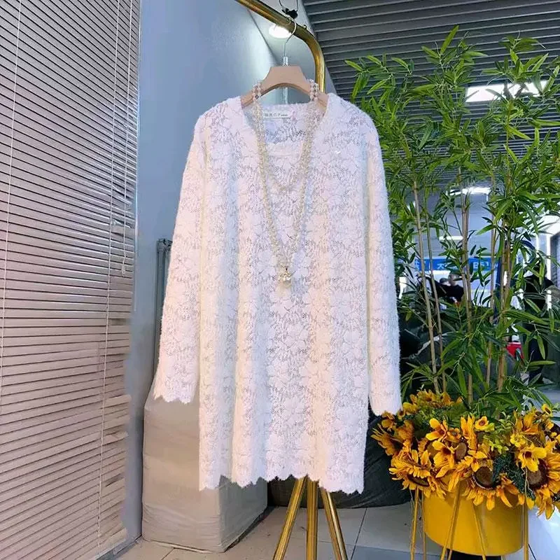 

Fashion New Long-sleeved Patchwork Lace Shirt Korean Style Loose Round Neck Long-sleeved Simple Top