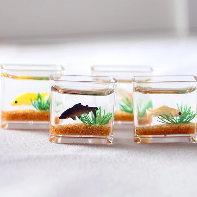 1Pc Mini Fish Tank Random Color Miniature Model Fish Carp Simulation Animals Toys DIY Decor Fish Figurines Home Decor Ornament