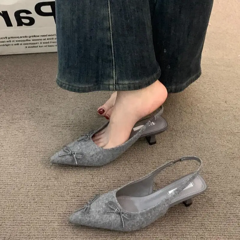 Nowe letnie buty na niskim obcasie dla kobiet Sandały Modne szpilki ze szpiczastym noskiem Eleganckie czółenka do tańca