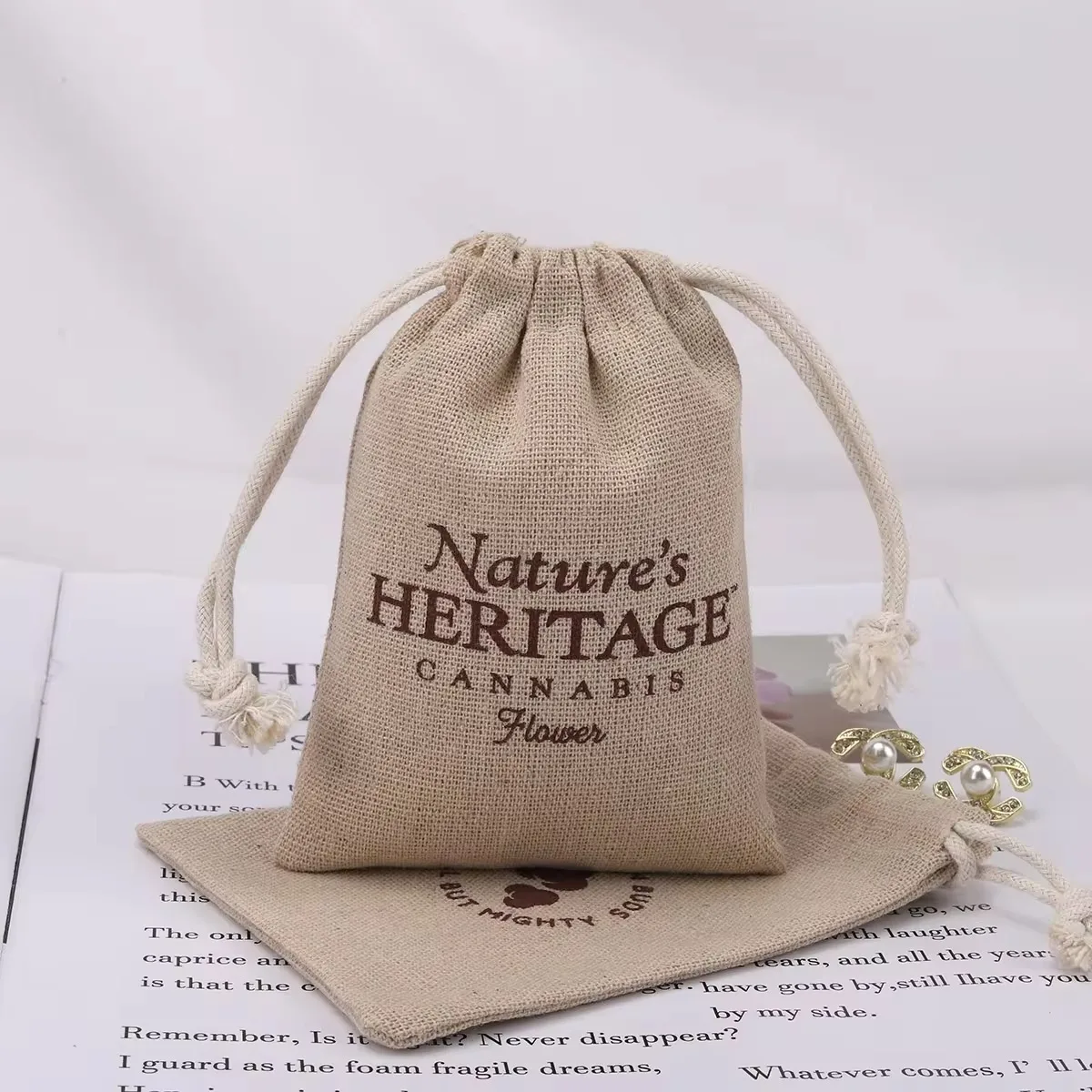 High Quality Jute  Drawstring Sack Bag For Gift jewelry Coffee Bean Logo Printed Dust Jute  Pouch