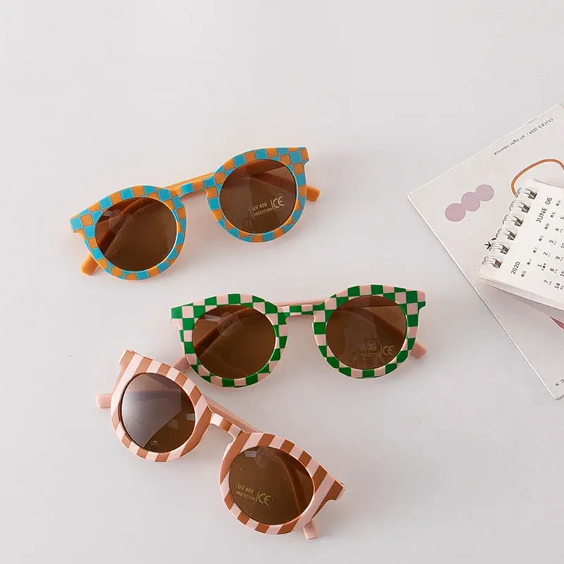 

Индивидуальные детские солнцезащитные очки, модные шахматные солнцезащитные очки для мальчиков и девочек, детские очки с защитой от УФ-лучей