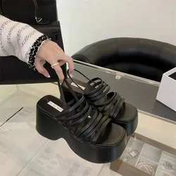 Sandalias de tacón grueso para Mujer, zapatillas de tacón alto con correa a la moda, informales, sin cordones, color negro, para verano