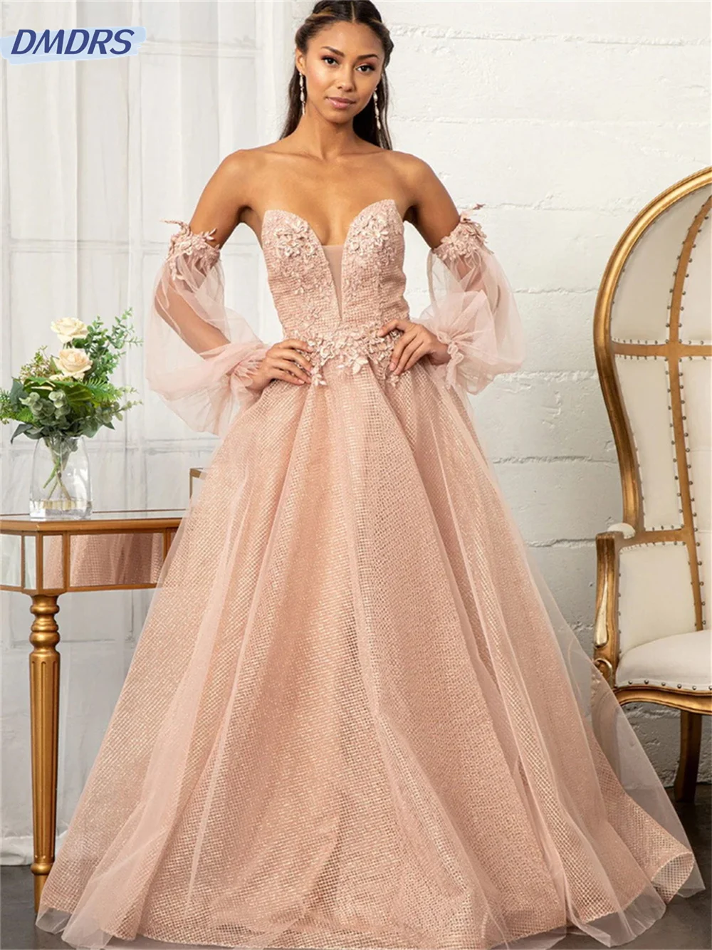 Gaun malam tanpa lengan seksi 2024 gaun V-Neck rendah yang menawan Tulle elegan A-Line gaun panjang lantai Vestidos De Novia