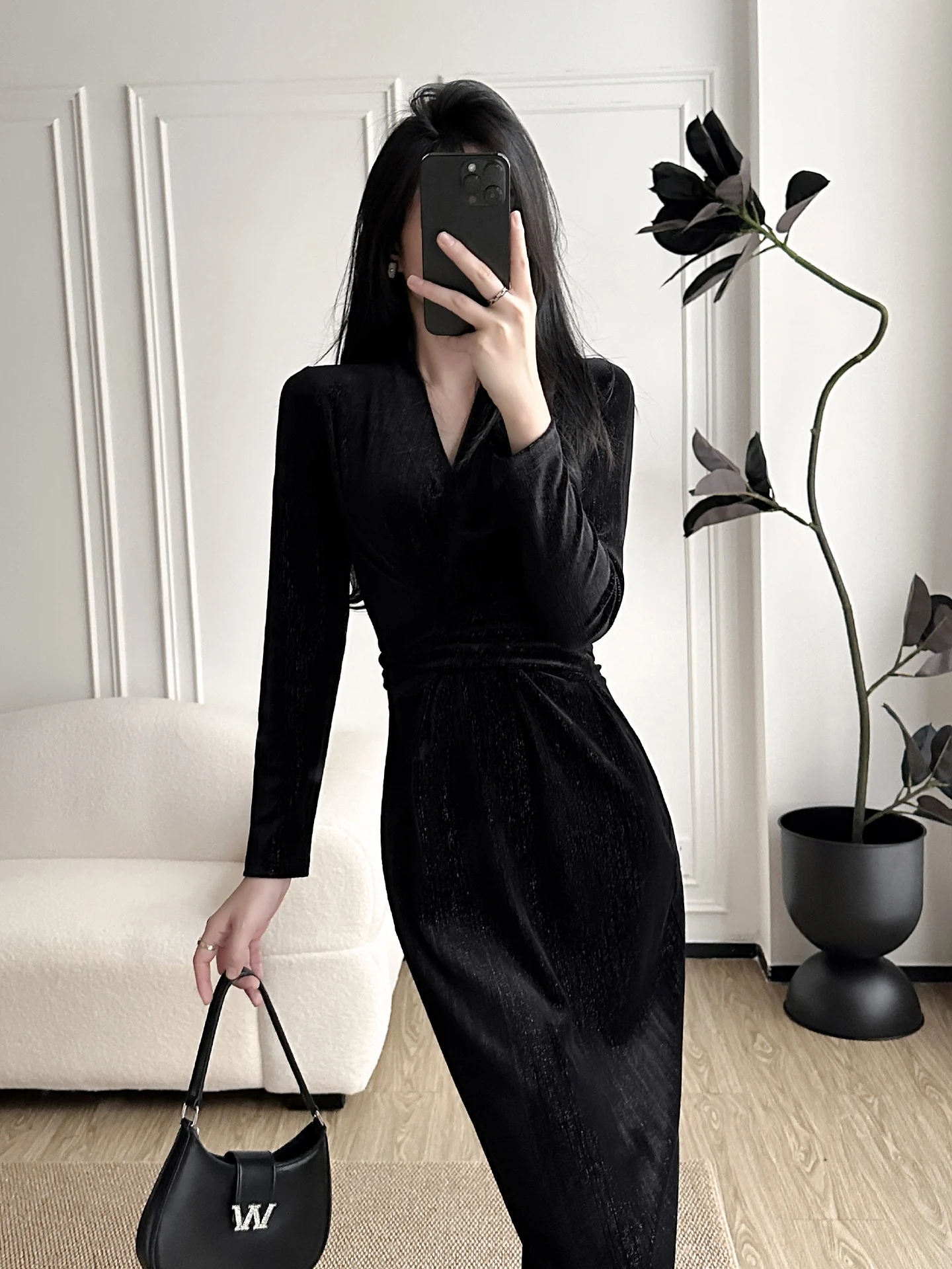 

Женское бархатное платье-халат Love Rouje: универсальное, для свадьбы, свидания, ежегодного собрания, церемонии совершеннолетия и других мероприятий.