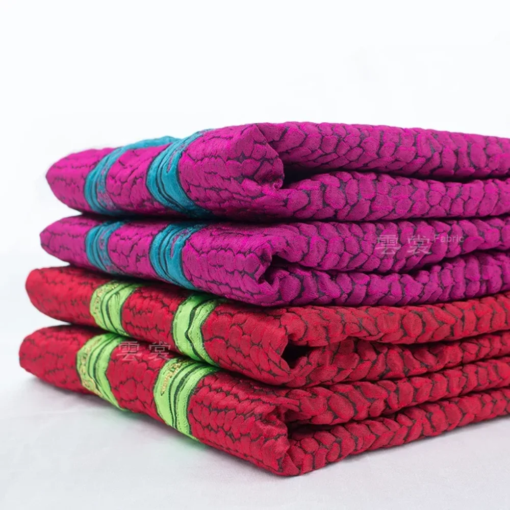 

Yarn-dyed Jacquard Fabric Spring Autumn Winter Dress Windbreaker Jacket Clothing Brand Fashion Design Sewing Wholesale Cloth