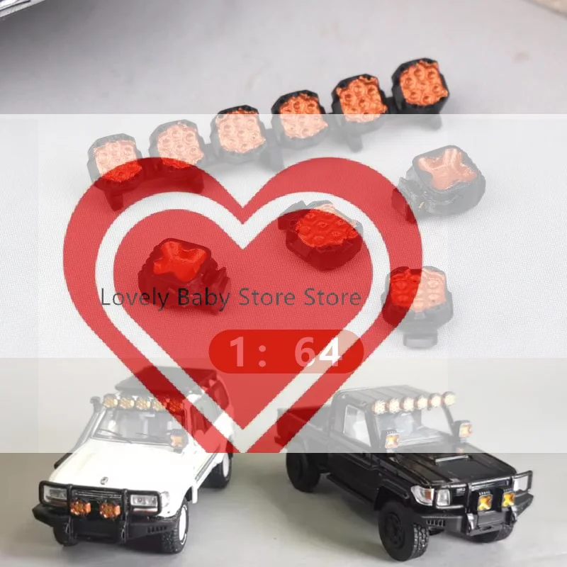 

【BS】1/64 Scale Soldier Four Leaf Clover Lamp Searchlight Bumper Light Off-Road Pickup Truck Model Modification Accessories Gifts