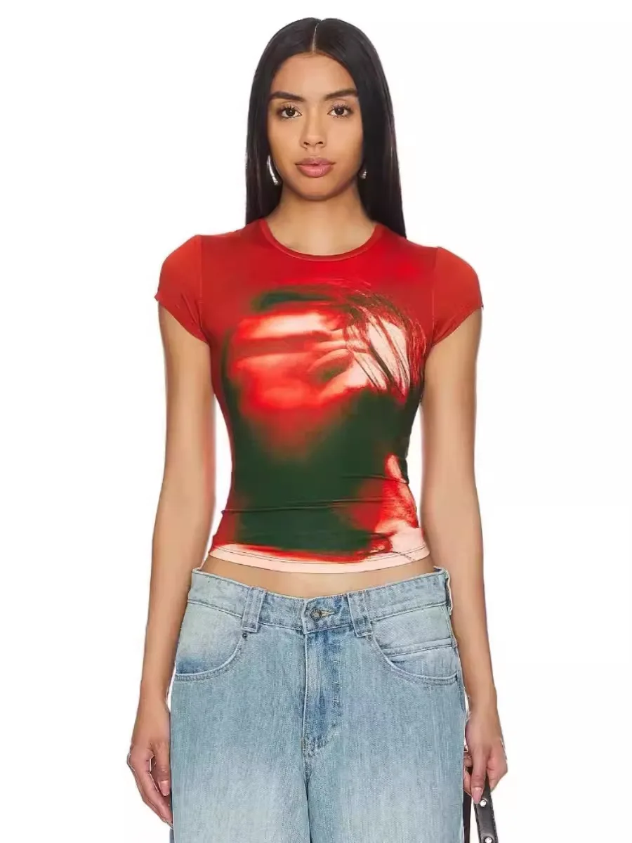 

Jaded London abstract flame lip print portrait print holiday red sweetheart hot girl slim short-sleeved T-shirt Y2K encounter