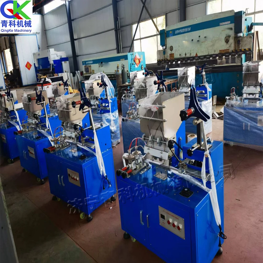 

Fully automatic four piece spoon cutlery bagging machine
