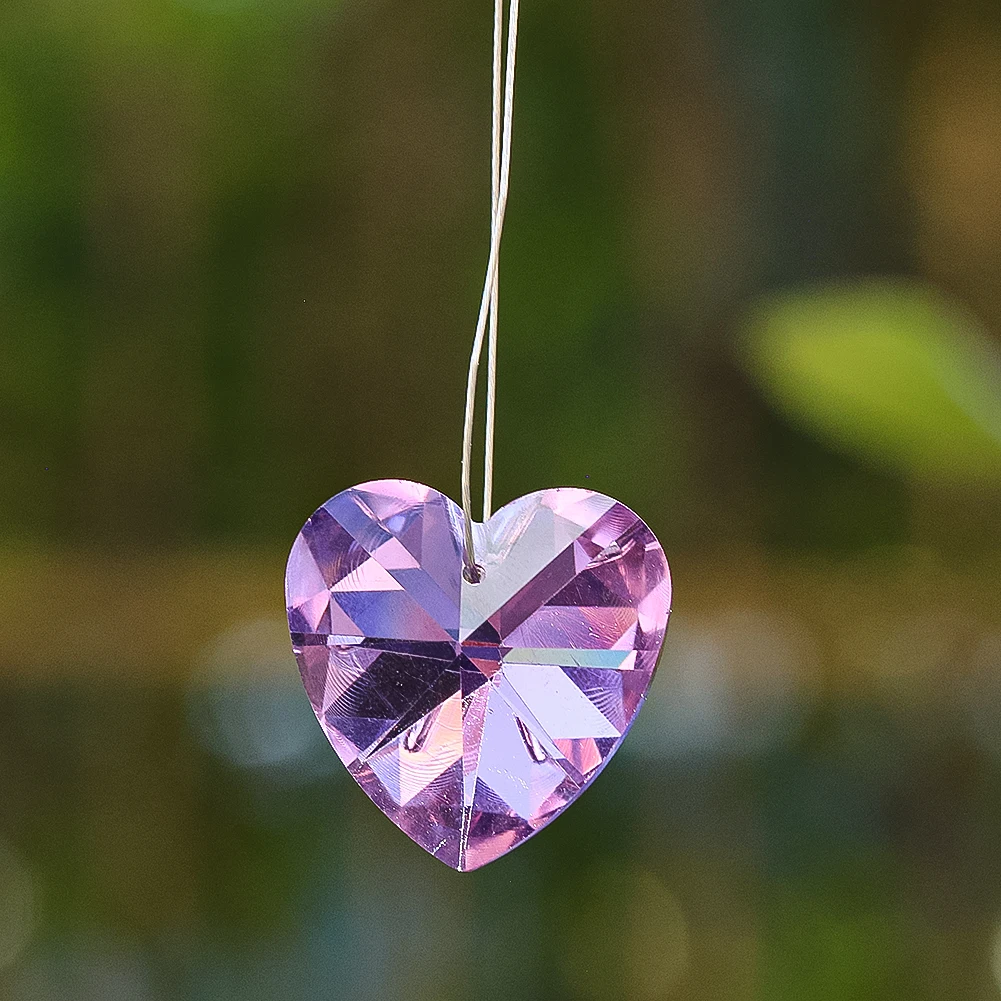 28mm Laser sfaccettato prisma 3D cuore viola vetro cristallo lampadario ghirlanda tenda collana gioielli fare parti Sun Catcher Decor