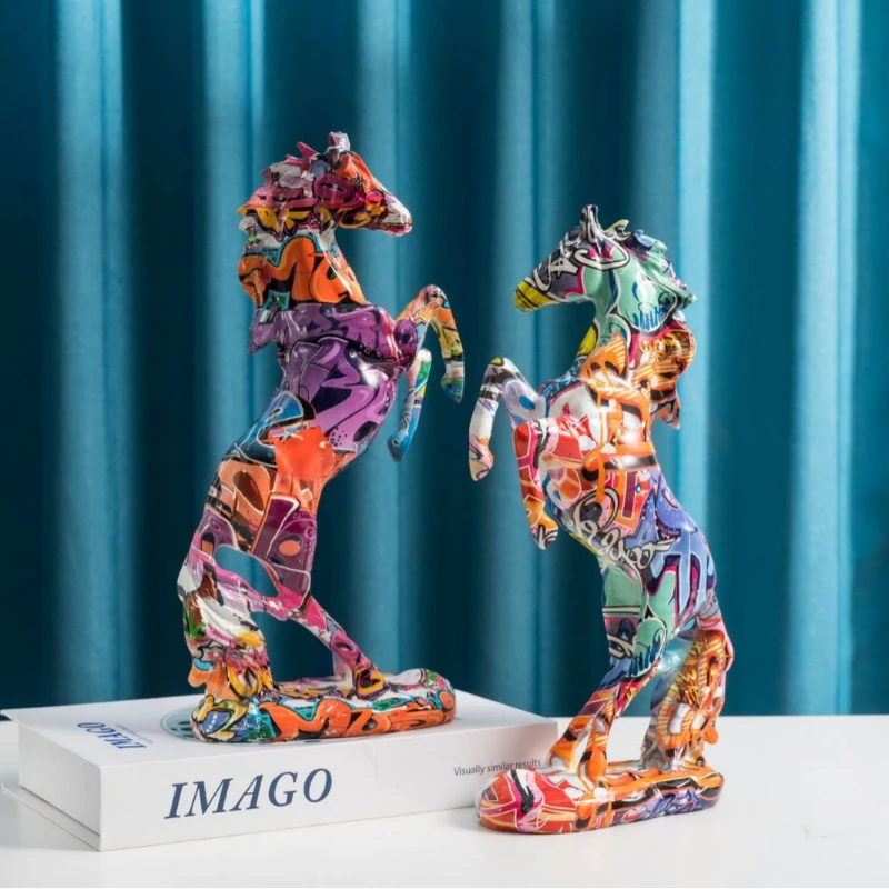 

Resin Graffiti Horse Statues Animal Model Figure Modern Art Handicrafts Chinese Fengshui Figurines for Interior Home Decoration