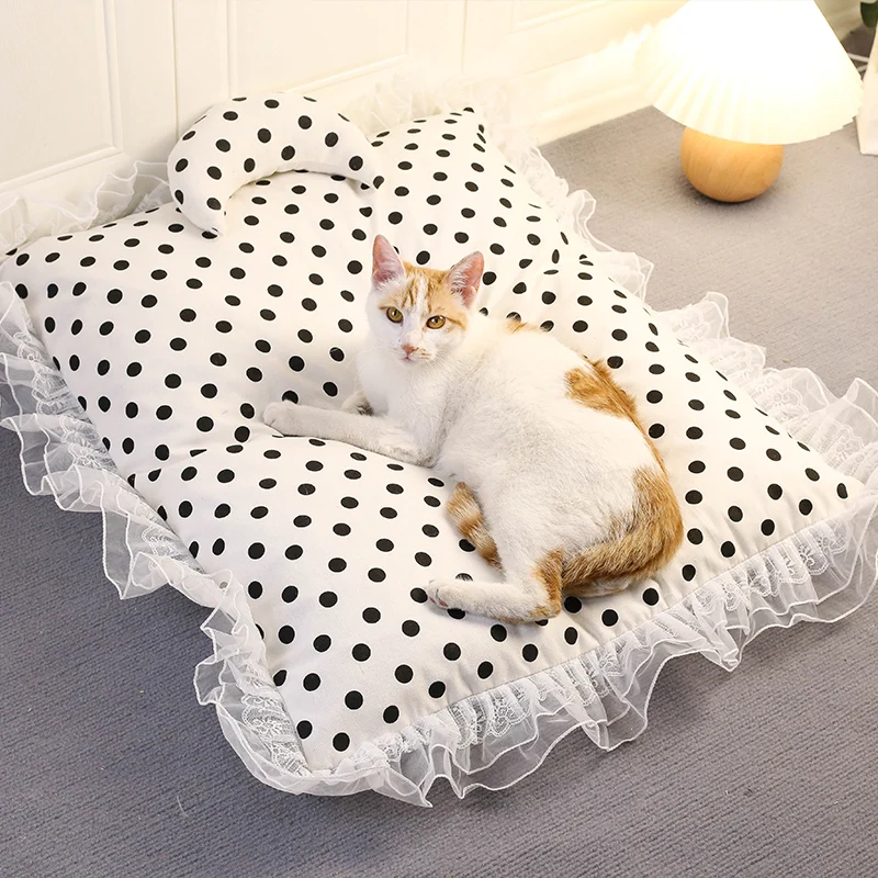 Cute Princess Pet Bed Lace Cat Dog Bed Soft Cat Sofa Bed Suitable for Cats and Dogs