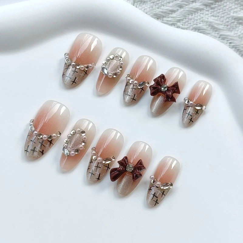 10 Stück französischer Stil, niedliche, mit Diamanten besetzte Schleife, tragbare Nagelkunst, elegante All-Match-Nägel zum Aufdrücken, abnehmbare künstliche Nagelspitzen
