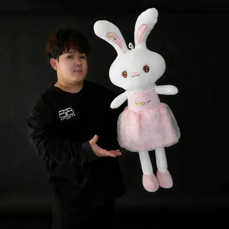 

Плюшевый кролик, появляющийся из пустого пространства, от J.C. Magic Tricks: аксессуары и фокусы для сценических представлений