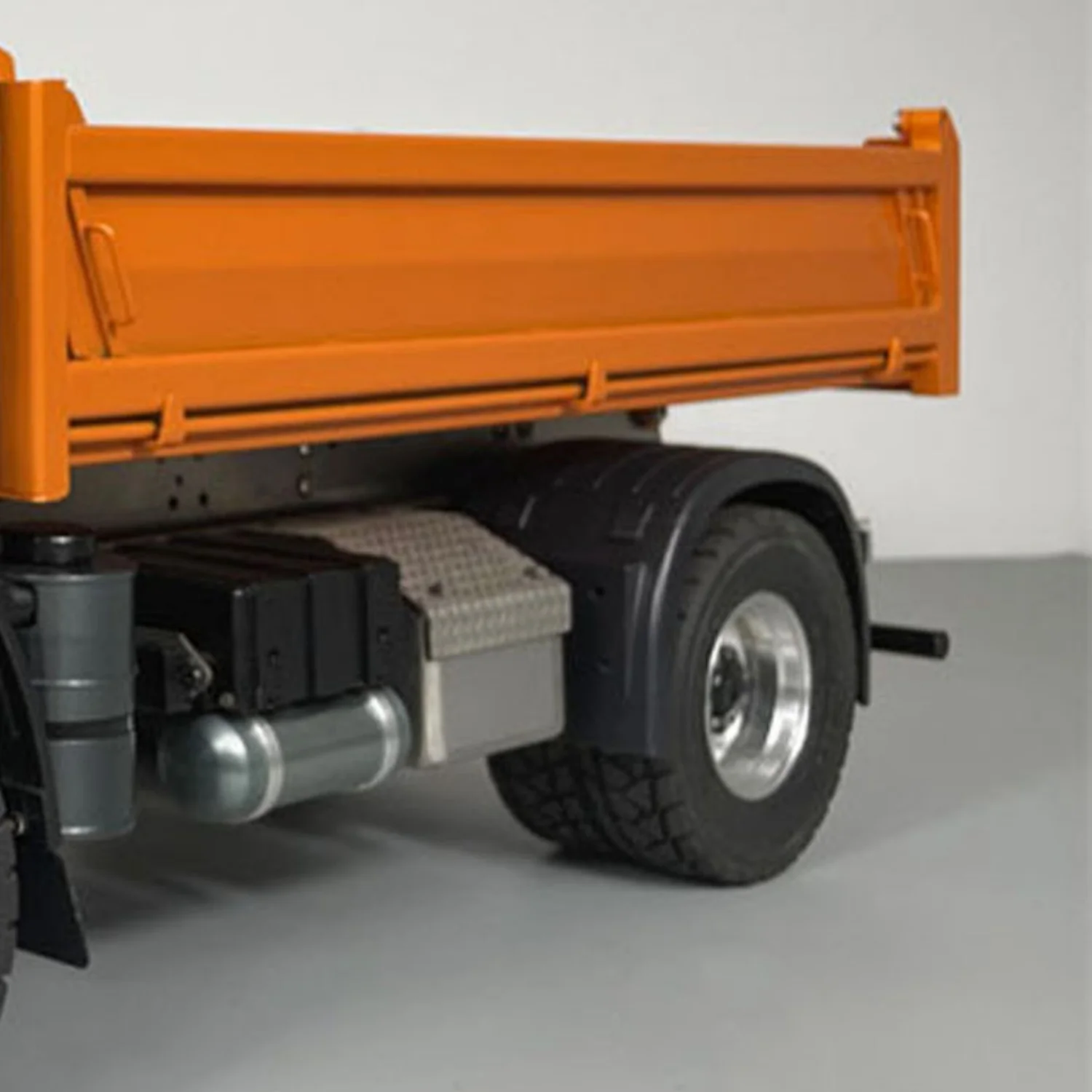 

New 1/14 4x2 RC Hydraulic Dump Truck 2-speed Radio Control Painted Assembled Tipper Car Dumper Motor Model Toys for Boys Gift