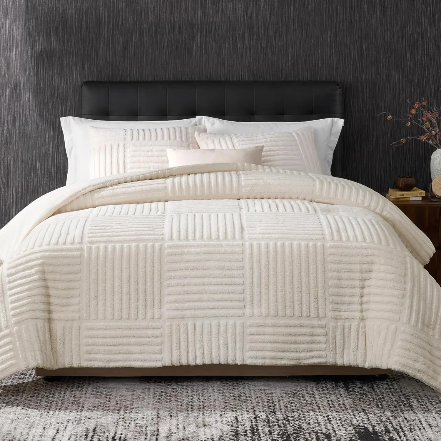 

Queen Comforter Set, Beige Fleece Bedding with Stripe Jacquard, Soft Fluffy Winter Bedding, 3 Pieces