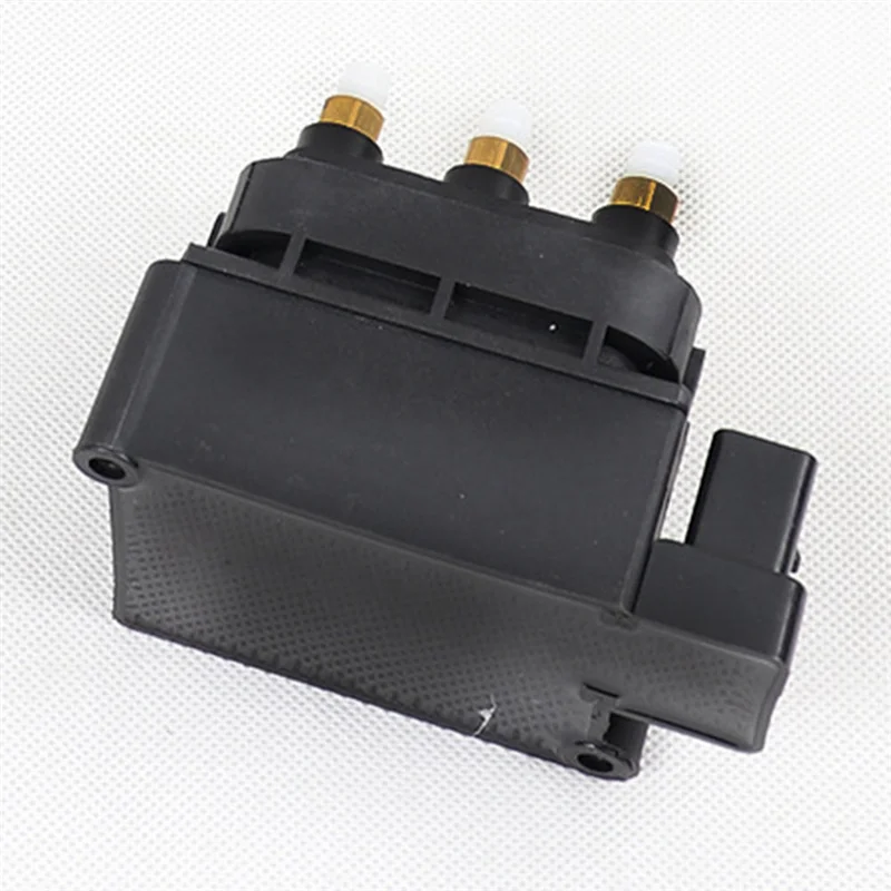 Car Air Suspension Solenoid / Valve for Mercedes-Benz E-CLASS GLC AMG GT Air Distribution Valve 0993200258