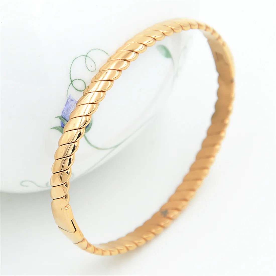 

Gold Plated Stainless Steel Bracelet Never Fade Jewelry for Women Men's Lover Cuff Banlge