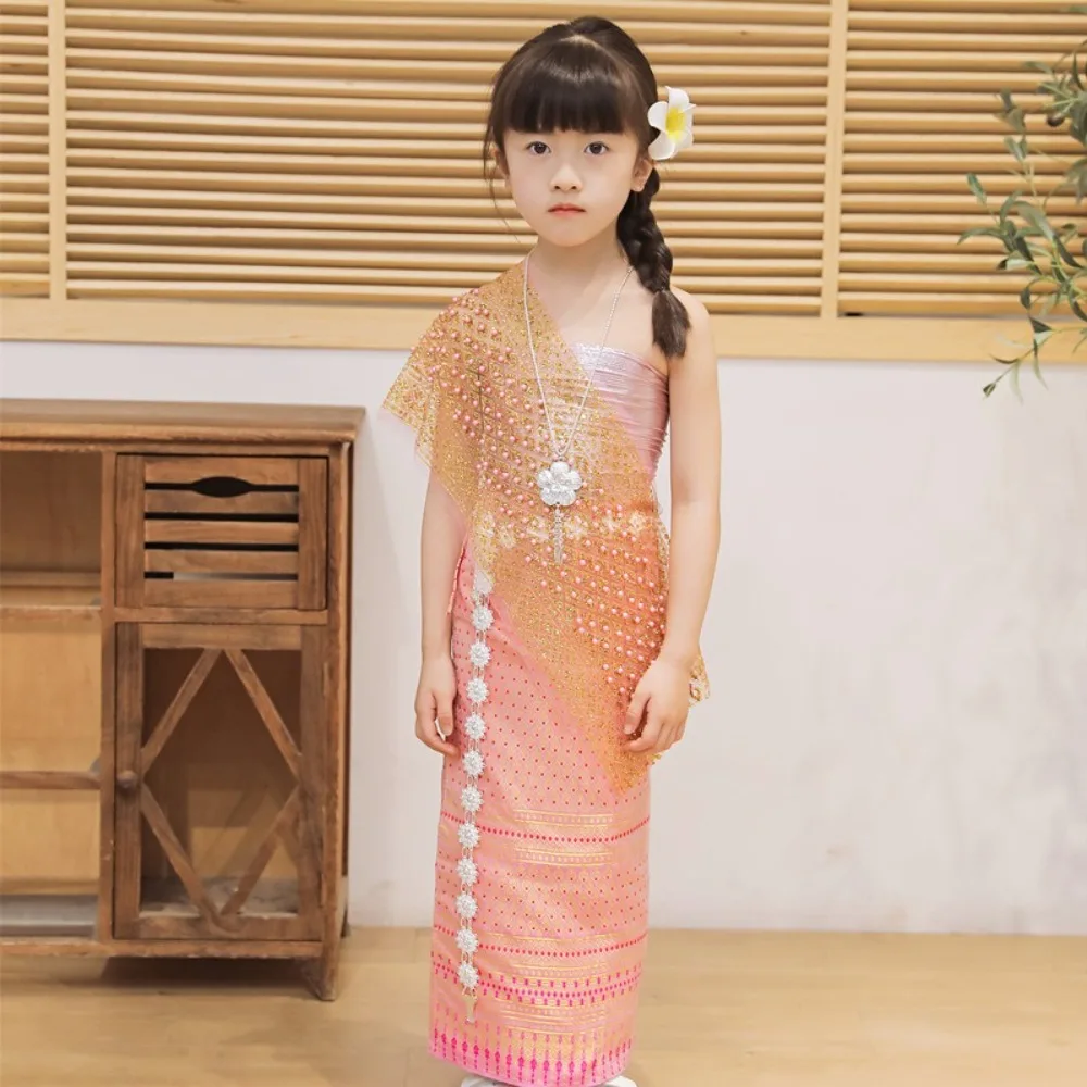 ชุดประจำชาติไทย ชุดเดรสยาวแบบดั้งเดิม กระโปรงยาวประดับโซ่เอว ชุดไทย เสื้อและกระโปรง