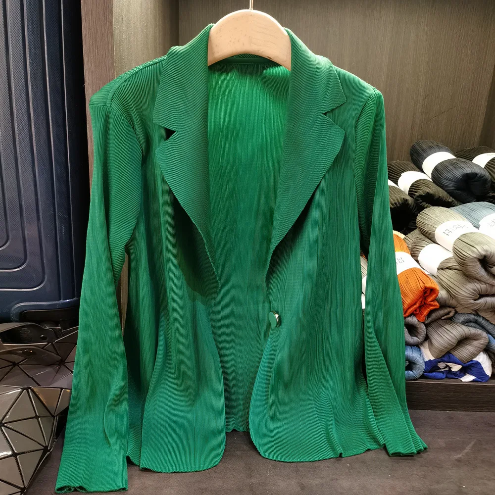 Miyake Pleated Solid Color 2025 Pleated Blazer Women's Spring/Summer New Style Elegant Commuter Long-Sleeved Versatile Top