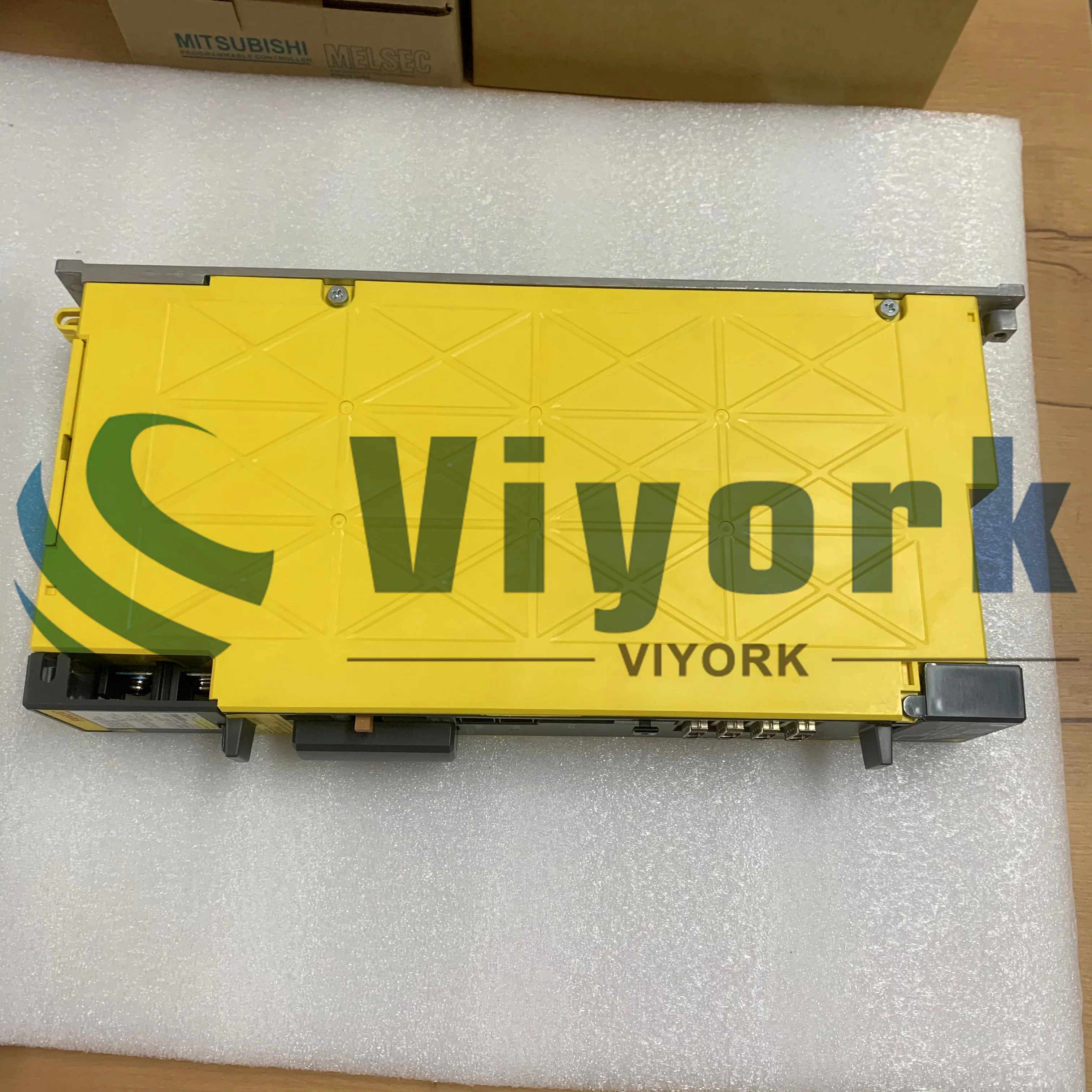 A06B-6240-H305 서보 증폭기 200-240VAC 50/60HZ 3상 6.5A 새 제품