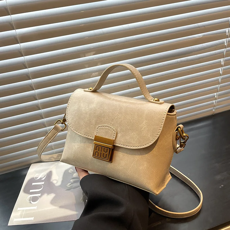 حقيبة وسادة مبطنة كلاسيكية لعام 2026، محفظة كروس مستوحاة من الفرنسية الرجعية للنساء، حقيبة كتف أنيقة للسفر، وصول جديد #6