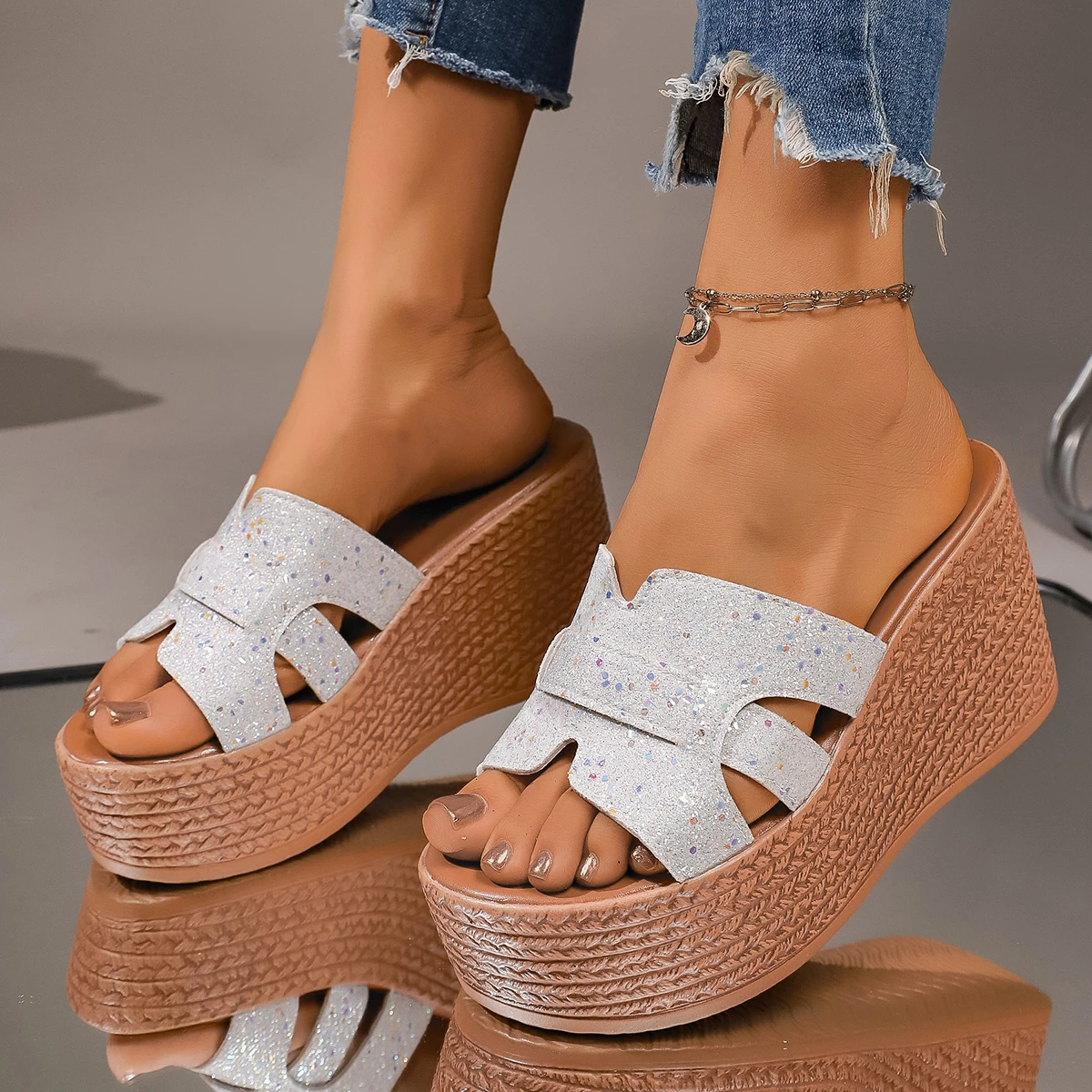 

Женские сандалии, уличная модная обувь на платформе для женщин, тапочки на танкетке большого размера, женские сандалии на высоком каблуке с толстой подошвой