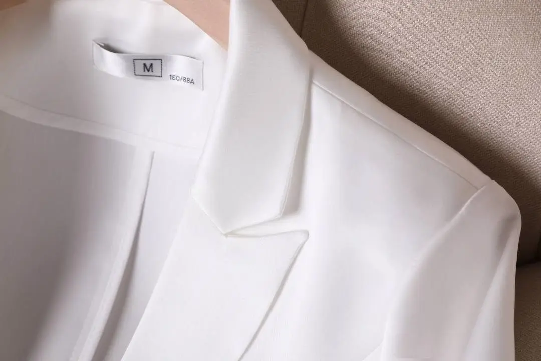 Женский блейзер, укороченный тренд, новый универсальный костюм на одной пуговице, пальто, летняя мода, однотонная уличная одежда с лацканами и карманами с v-образным вырезом