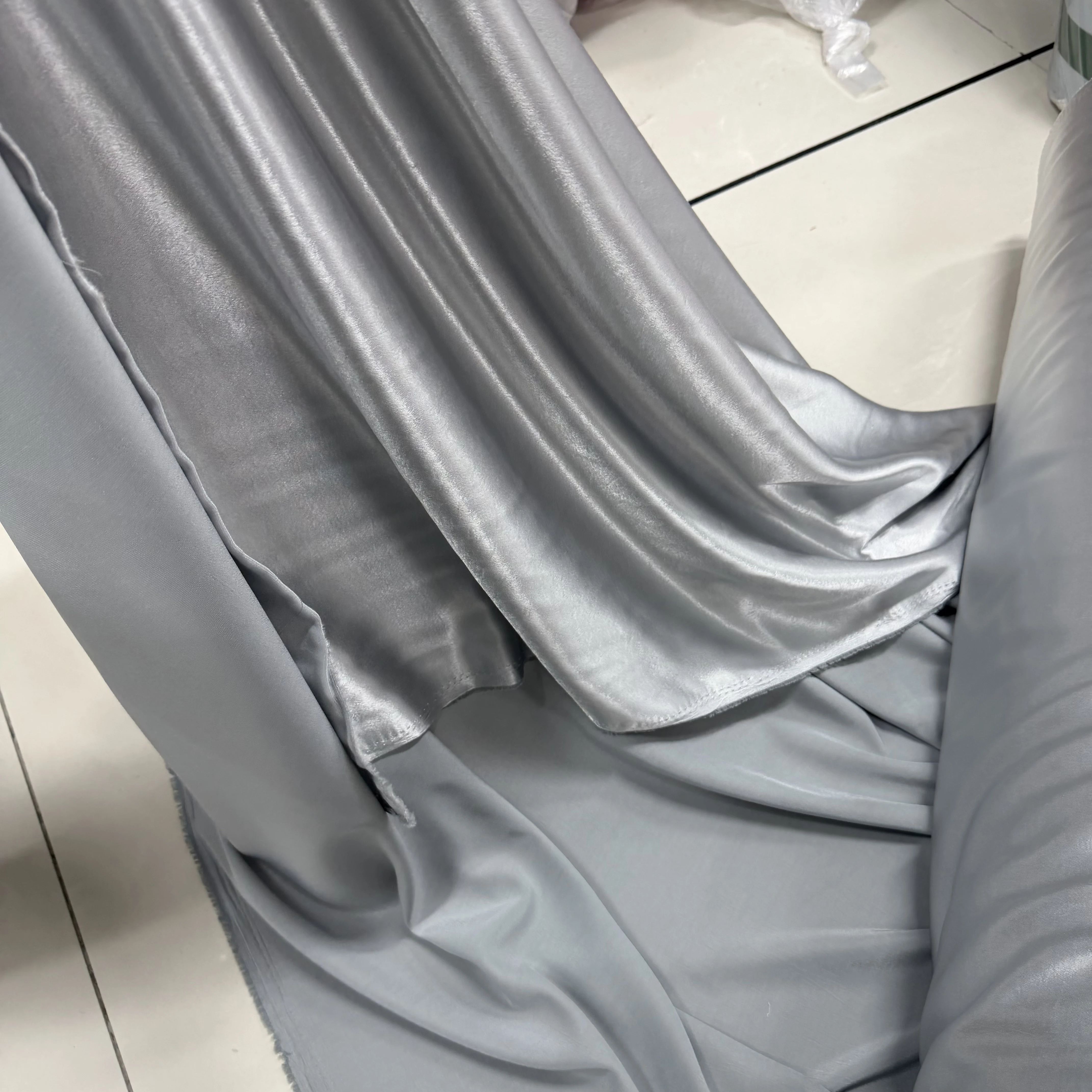 Silver Gray Mixed Satin Pearlescent Streamer Dress Designer Fabric Draping for Wedding Stage Layout Fabric