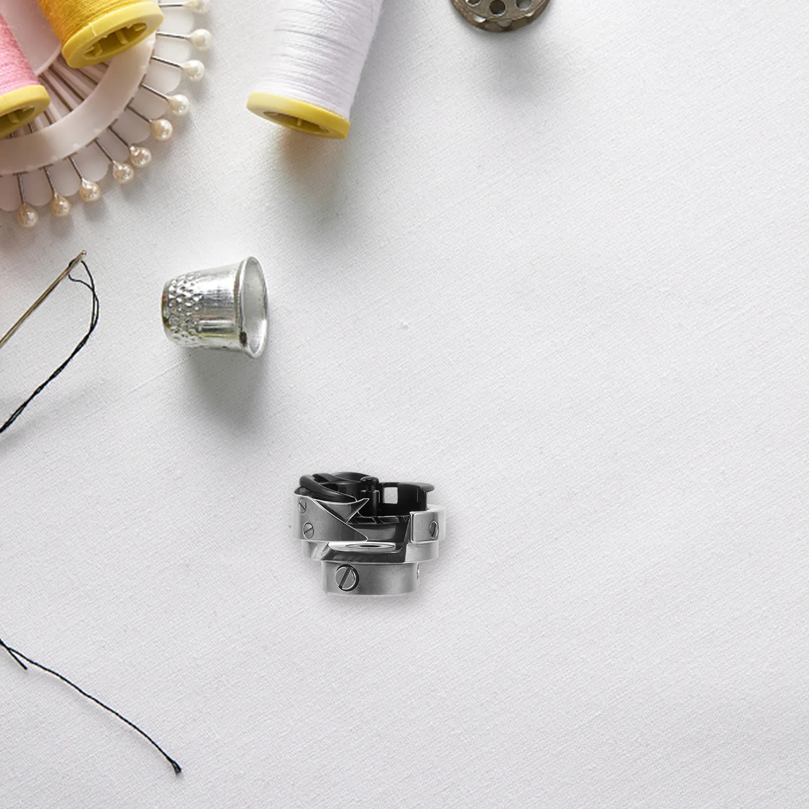 

Ротационный челнок для промышленных швейных машин, шпульный колпачок 7.94atr, аксессуар для вышивальных машин с плоской платформой, 1.38x1.38 дюйма, черный