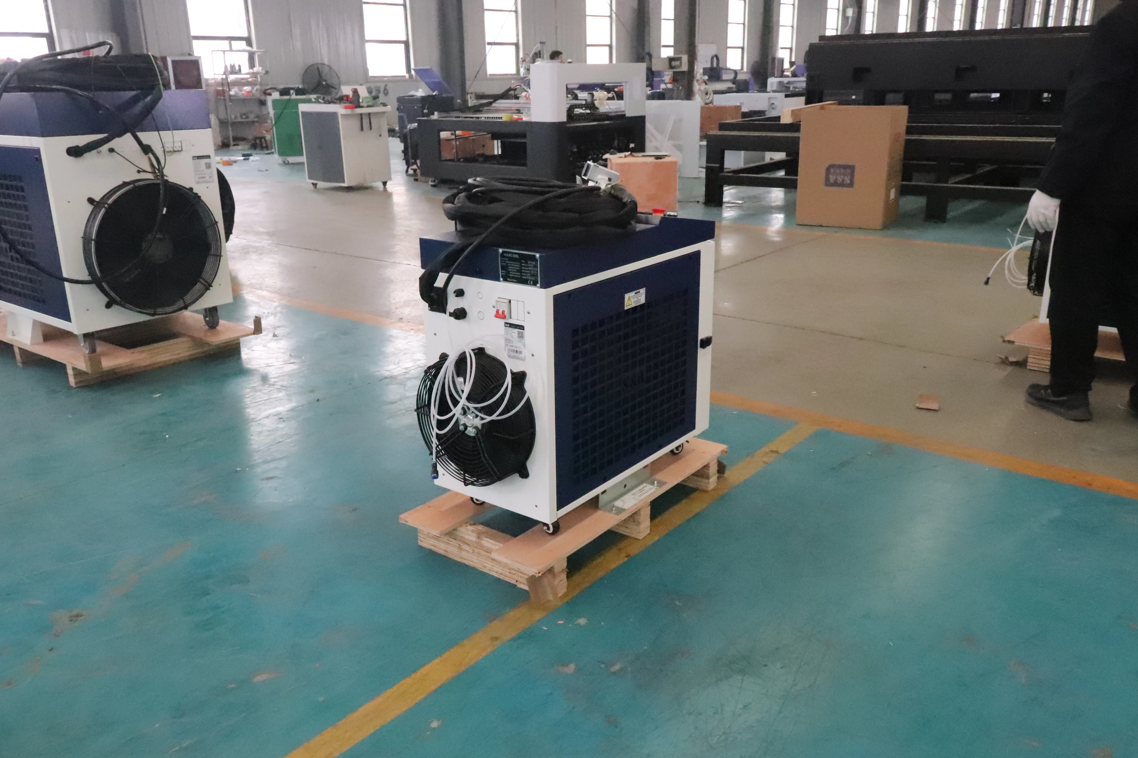 Zdjęcie 7: Czyszczarka laserowa CNC o mocy ciągłej 1500W 2kW 3kW 6kW do kamienia, płyt, betonu, usuwania rdzy z żelaza.